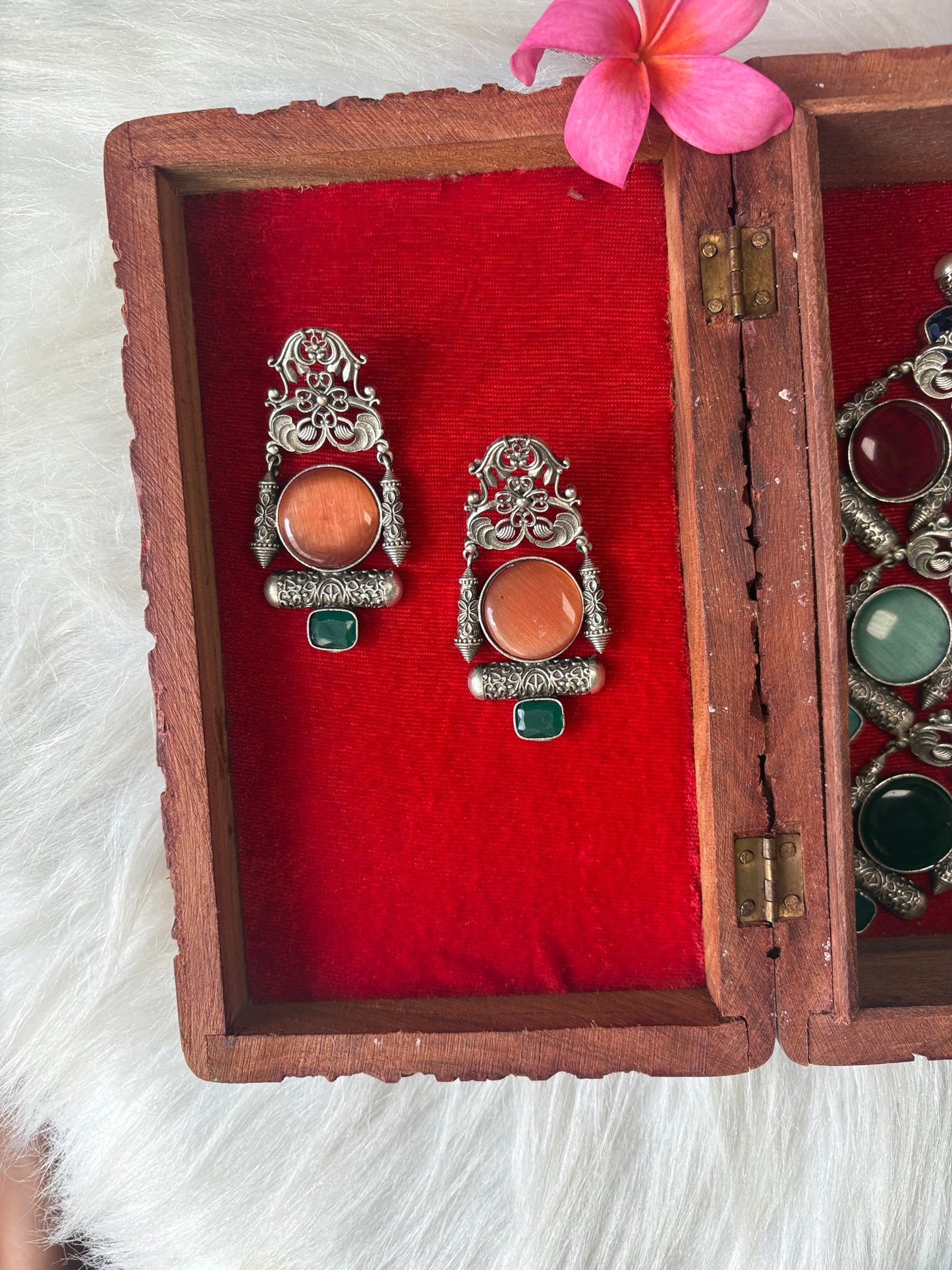 Mehfil Noir Earrings