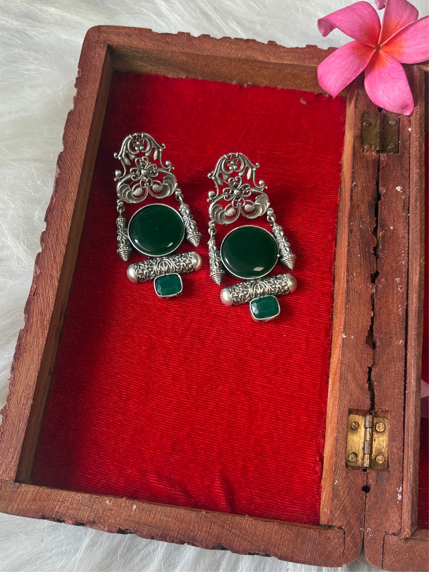 Mehfil Noir Earrings