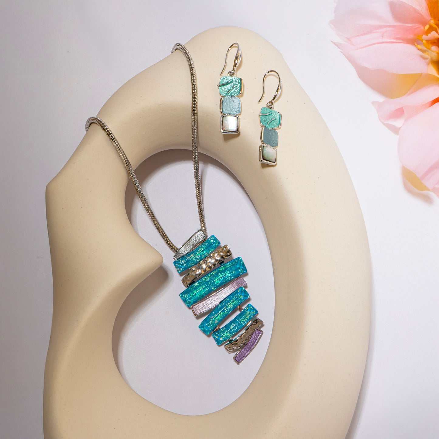 Make Waves Turquoise Silver Necklace